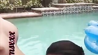 Rachel Storms Swimming Pool Lesbian Pussy Licking Snapchat Free