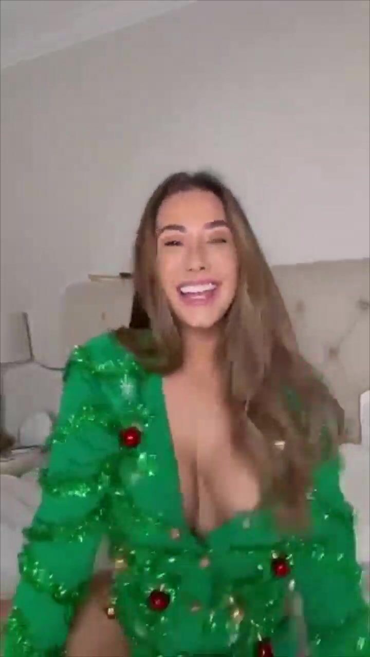 Eva Lovia Playing On Bed Snapchat Premium Porn Videos CamStreams Tv