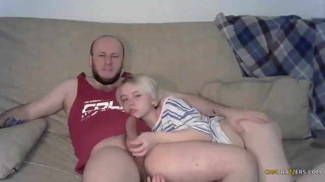Amateur Russian couple webcam sex - CamStreams.tv