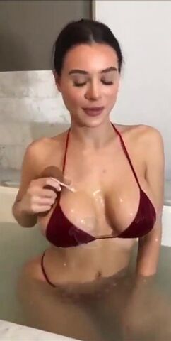 Lana Rhoades bathtub & shower sex snapchat premium 2018/12/09 porn videos -  CamStreams.tv
