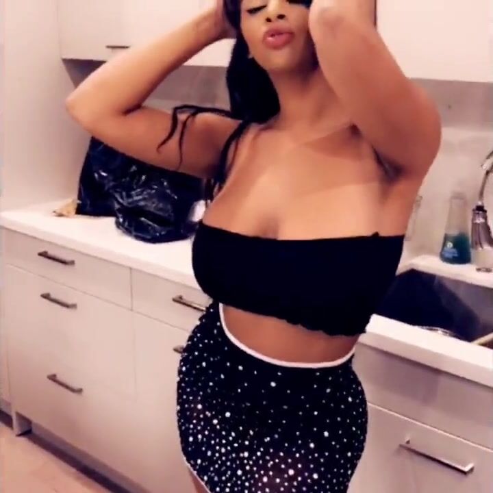 Megan Ashli Just cooking and being sexy porn videos