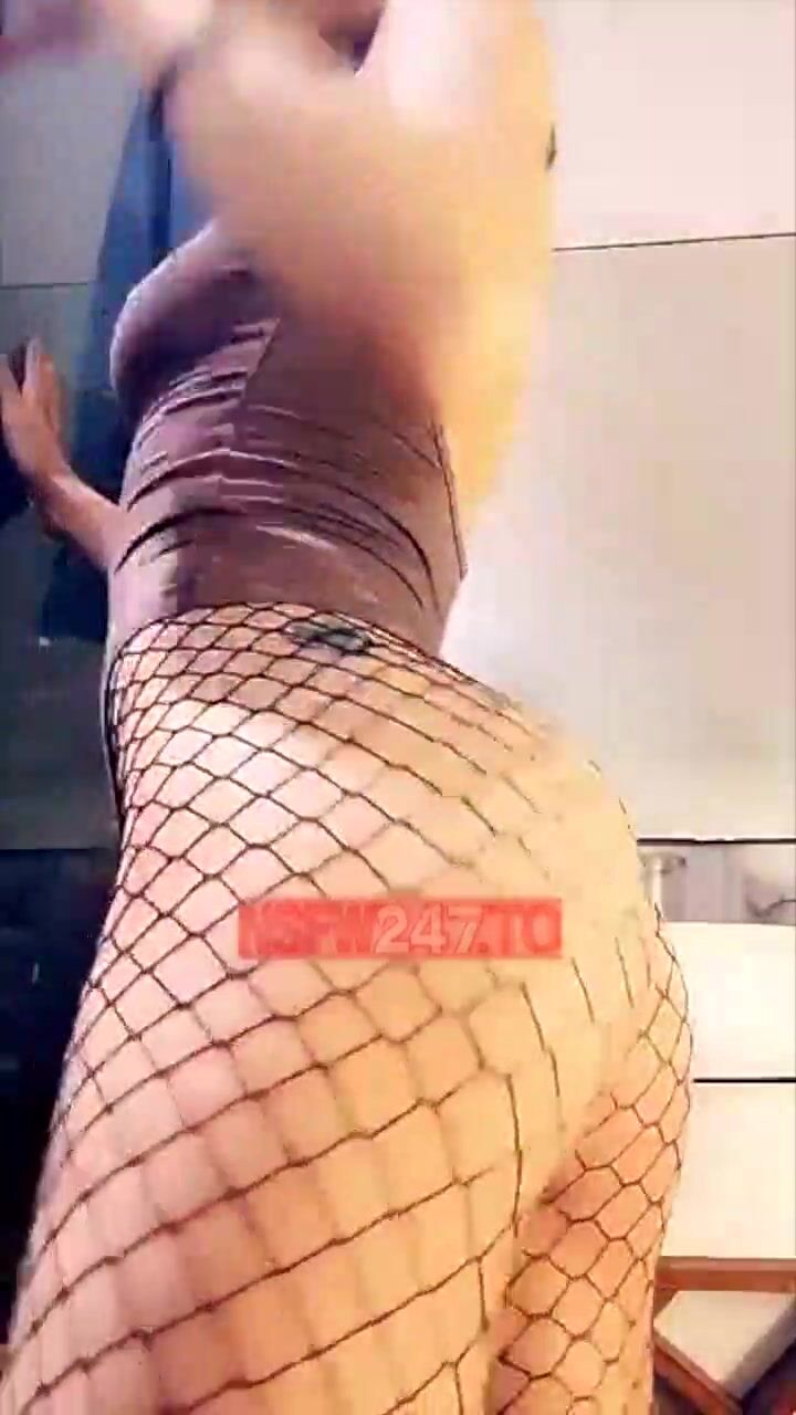 Nikki Rain twerking snapchat premium porn videos