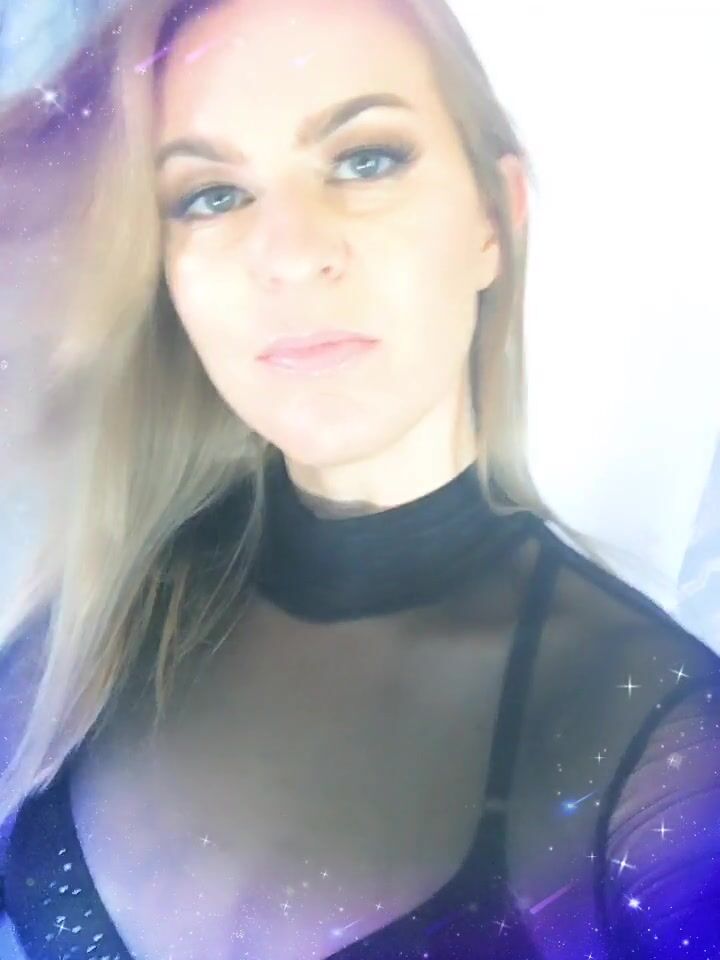 trixie_miss is your head spinning xxx onlyfans porn videos