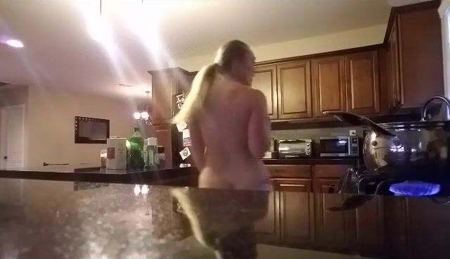 AJ Applegate Cooking naked porn videos