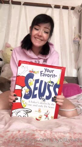 Ittybittykath Reading Oh dr Seuss What nice books you have to rea xxx  onlyfans porn - CamStreams.tv
