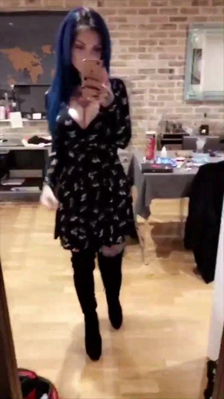 Riae Suicide undressing in front of mirror snapchat premium porn videos