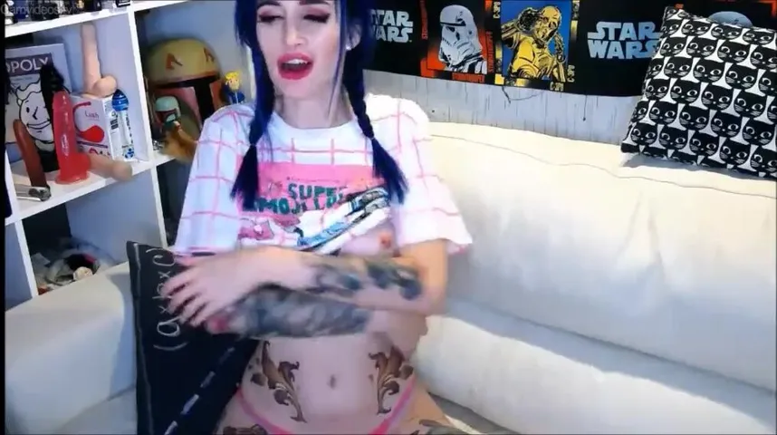 Youtube Pink Porn - Tattooed Gamer Girl with Blue Hair from Youtube Porn Video - CamStreams.tv