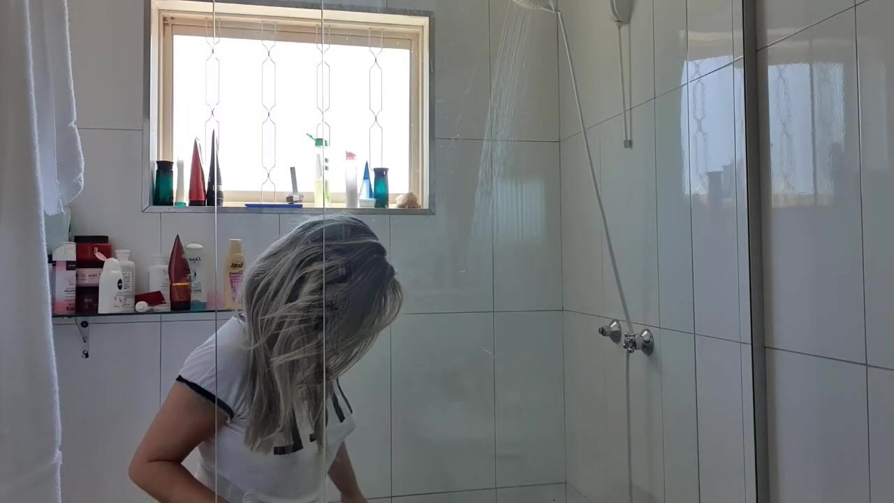 Mah santos shower - CamStreams.tv