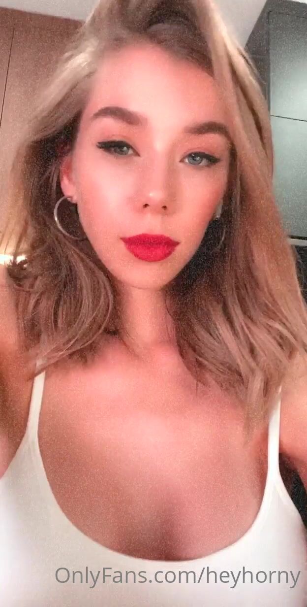 heyhorny red lipstick