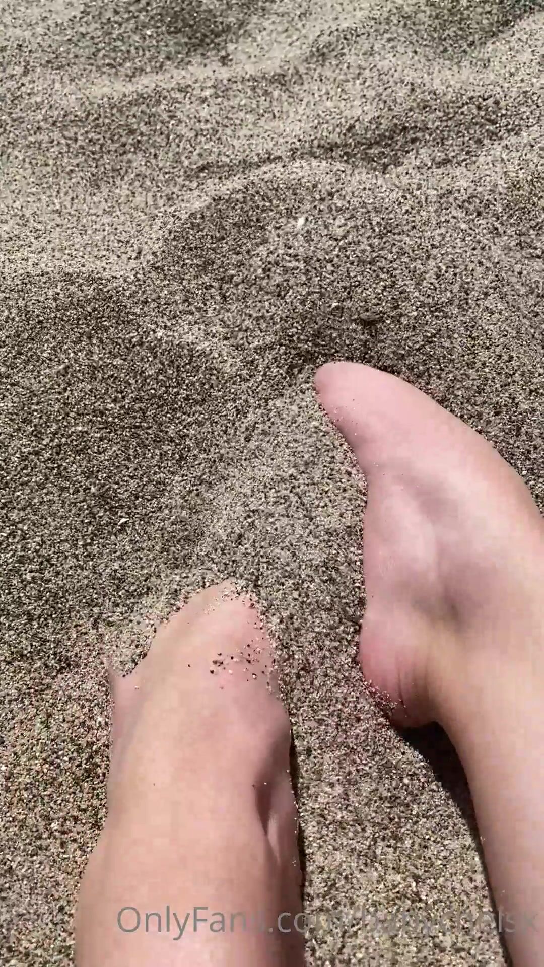 babychelsx sandy feet