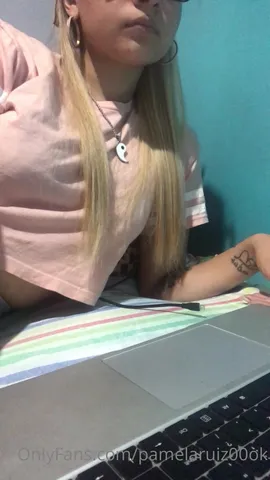 270px x 480px - Pamelita00ok estaba en clase de zoom con mi profesor y me dijo que me  empiece a tocar si queria aprobar xxx onlyfans porn video - CamStreams.tv