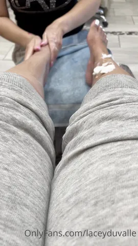 270px x 480px - Laceyduvalle foot fetish pamper day swipe xxx onlyfans porn video -  CamStreams.tv