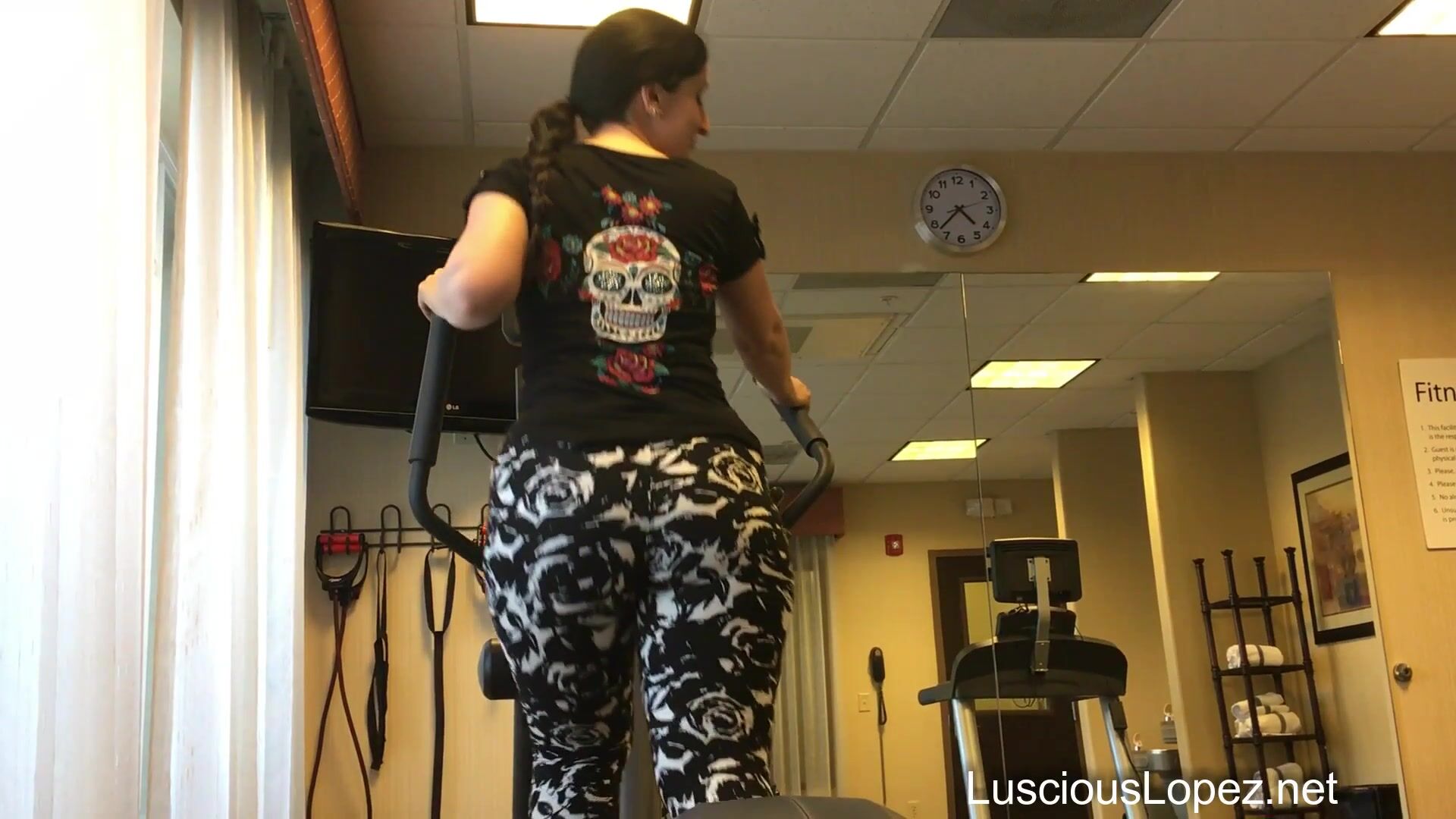 Luscious Lopez Big Booty In Yogapants On The Elliptical xxx onlyfans
