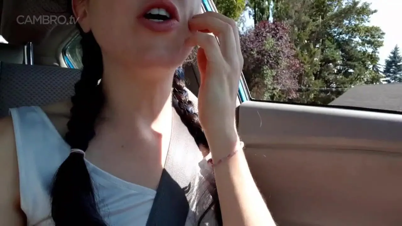 Nerdy_Faery - Tampon INsertion While Driving