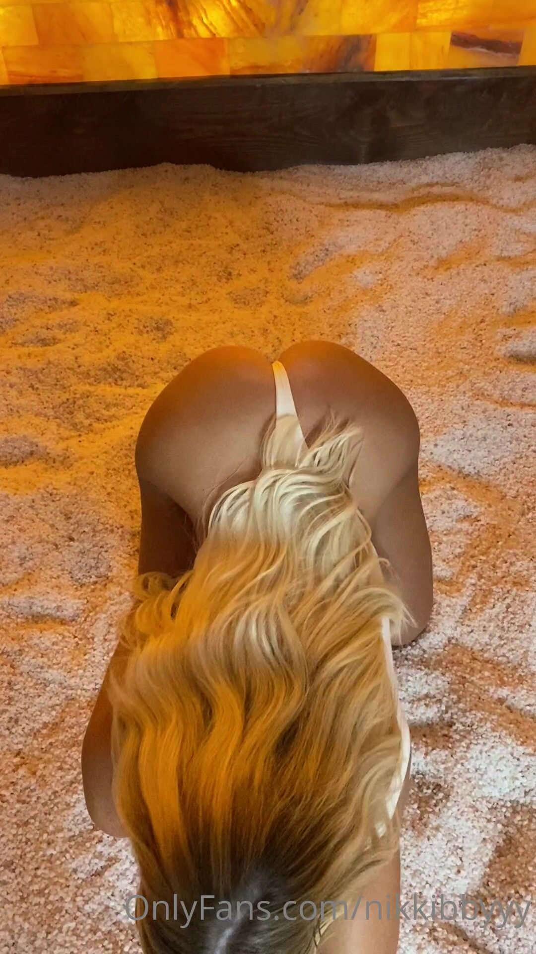 Bethanyburke Sending out brand new sextapes to all my rebillers Click  rebill then get ready for yours xxx onlyfans porn videos - CamStreams.tv