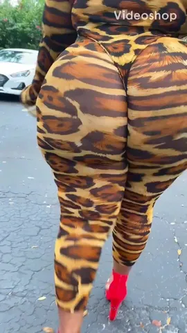 Sexy Butt Walk - Therealfyebottom SEXY ASS WALK AWAY Should this naked _ onlyfans porn video  xxx - CamStreams.tv