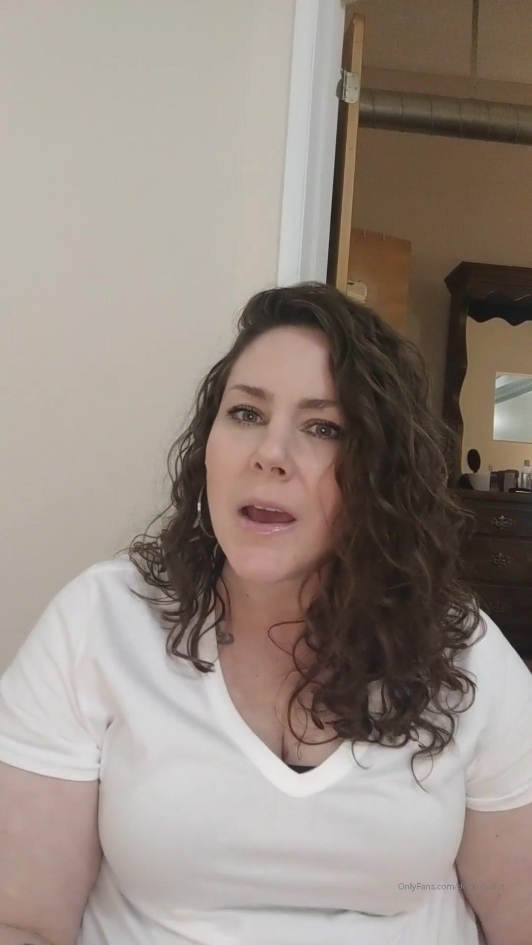 Delovelycurves ask me anything thought i would try something different hope  you like this xxx onlyfans porn videos - CamStreams.tv