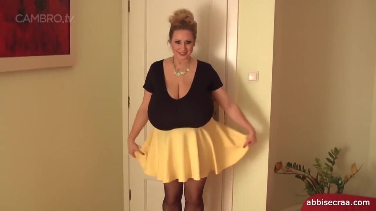 Abbi Secraa - Big Breasts In Yellow Skirt - CamStreams.tv