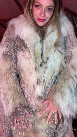 Fur Fetish Porn - Nikkyfrench fur fetish lingerie xxx onlyfans porn videos - CamStreams.tv