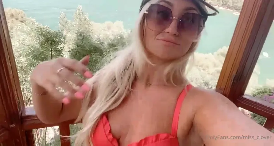 Travel Beaut Xxx - Miss clover tip for video squirting the beach xxx onlyfans porn videos -  CamStreams.tv