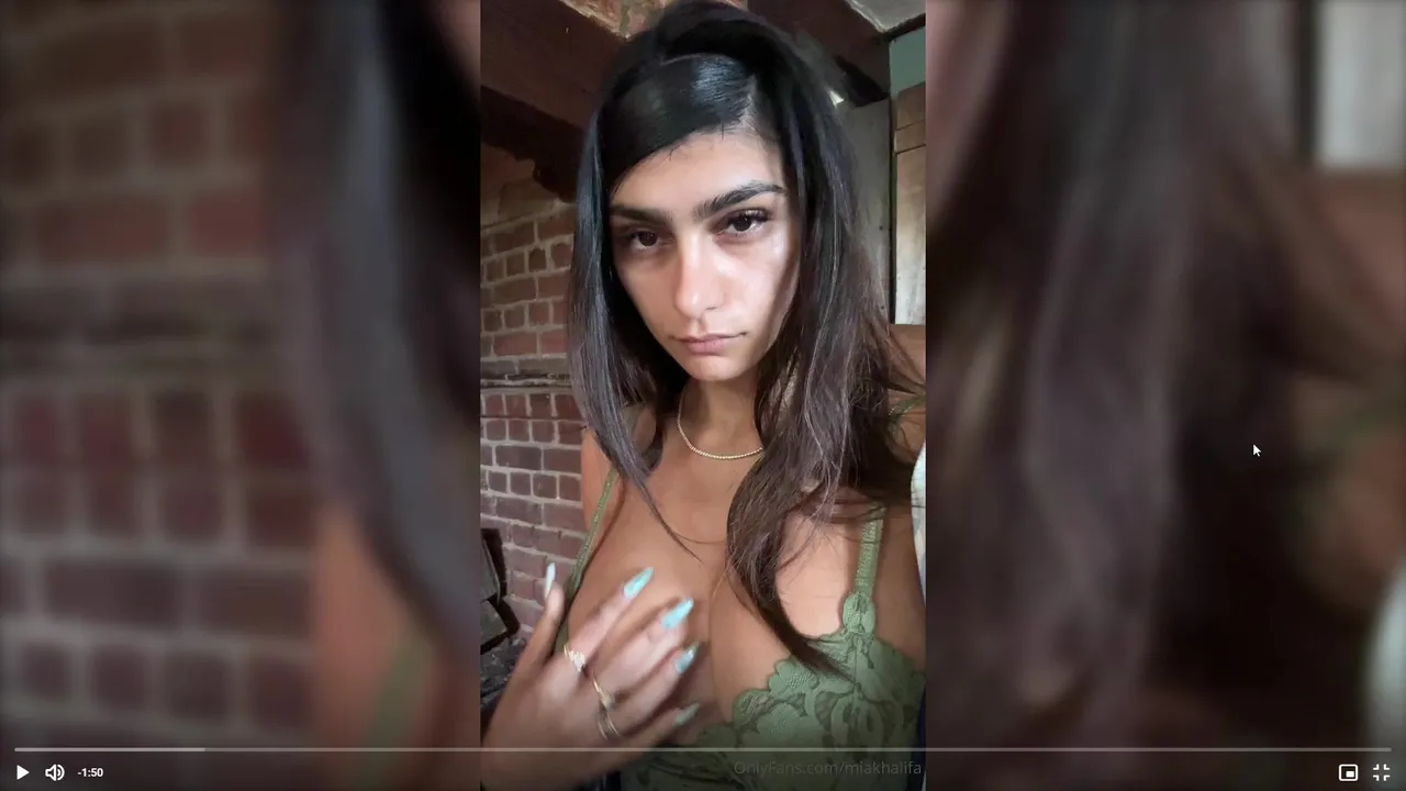 Mia Khalifa Topless Handbra Teasing Onlyfans Porn Video - CamStreams.tv